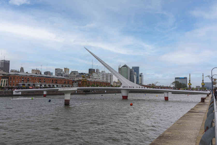 Argentina - Buenos Aires 119 - Puerto Madero - puente de la Mujer.jpg